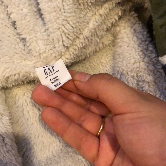 Gap - Picture 2 of 3